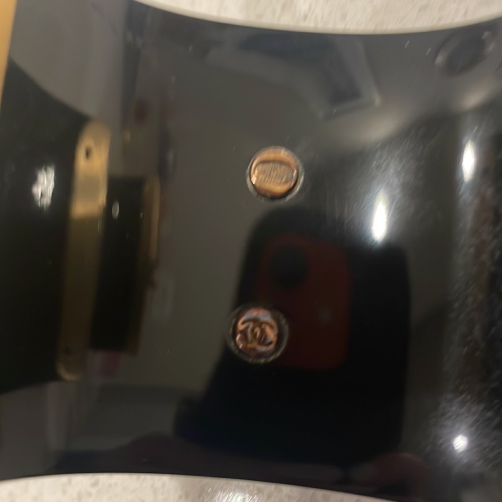 Authentic Chanel cuff - Picture 8 of 12